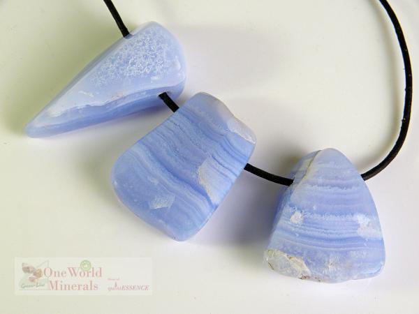 Chalcedon blau, Anhänger, gebohrt